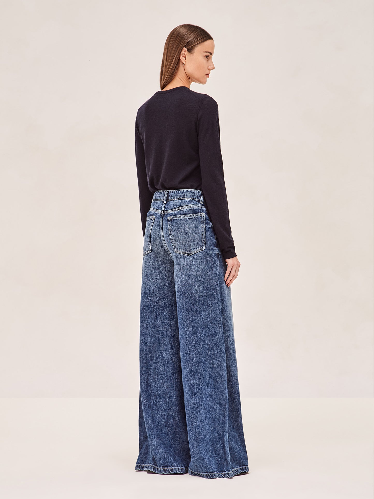 Laris Sweater