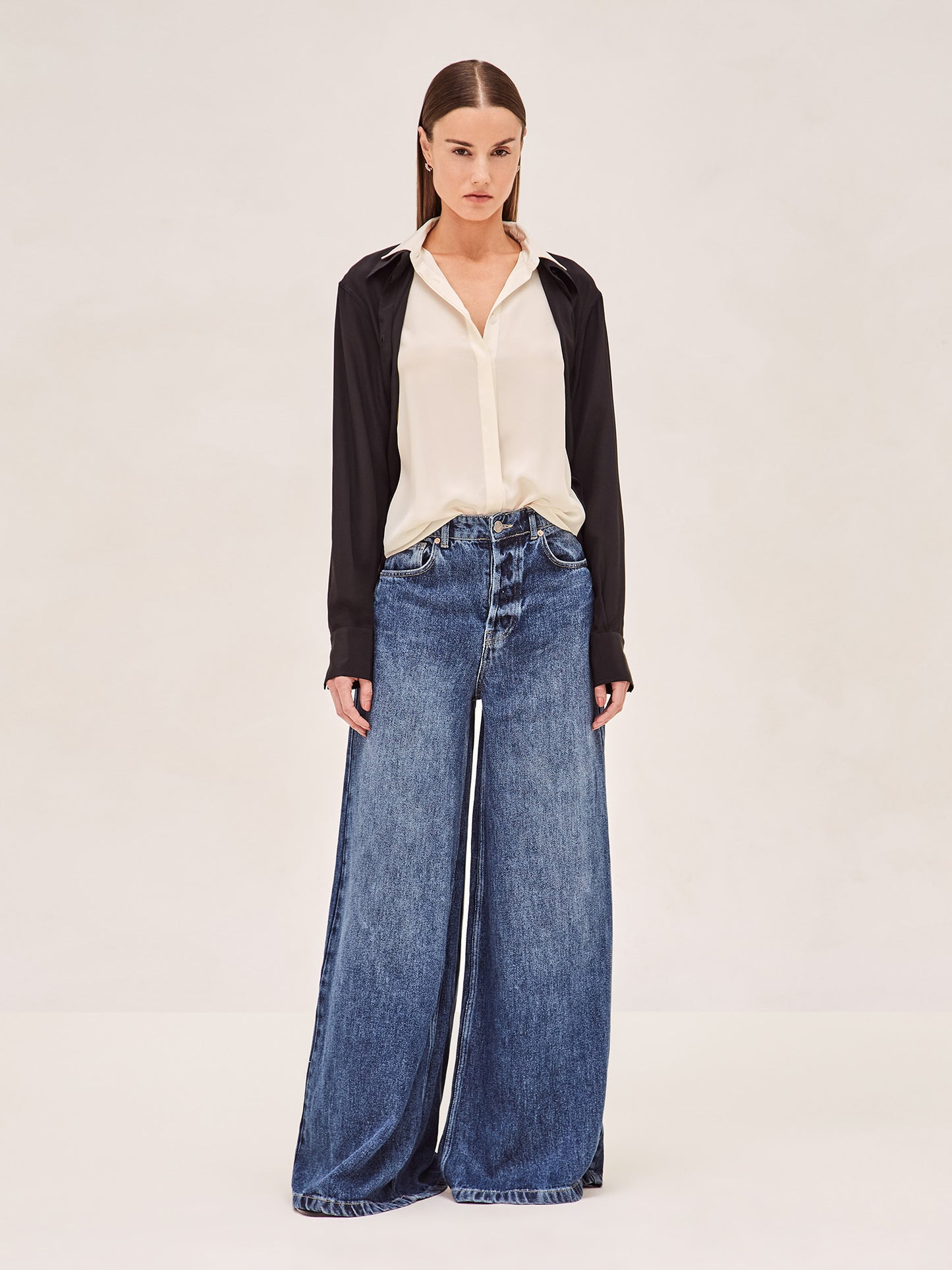 Reign Top