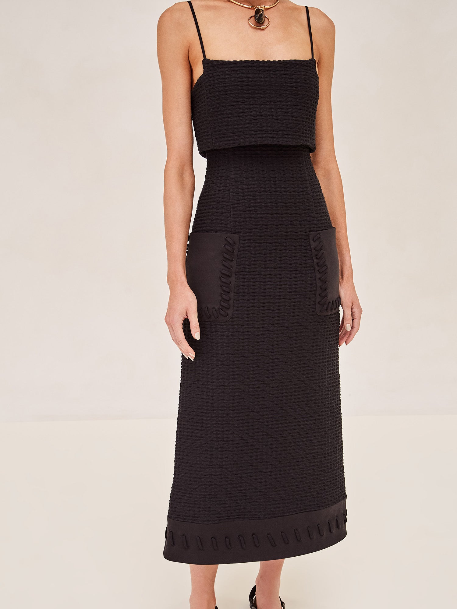 ALEXIS Noval Midi dress in black